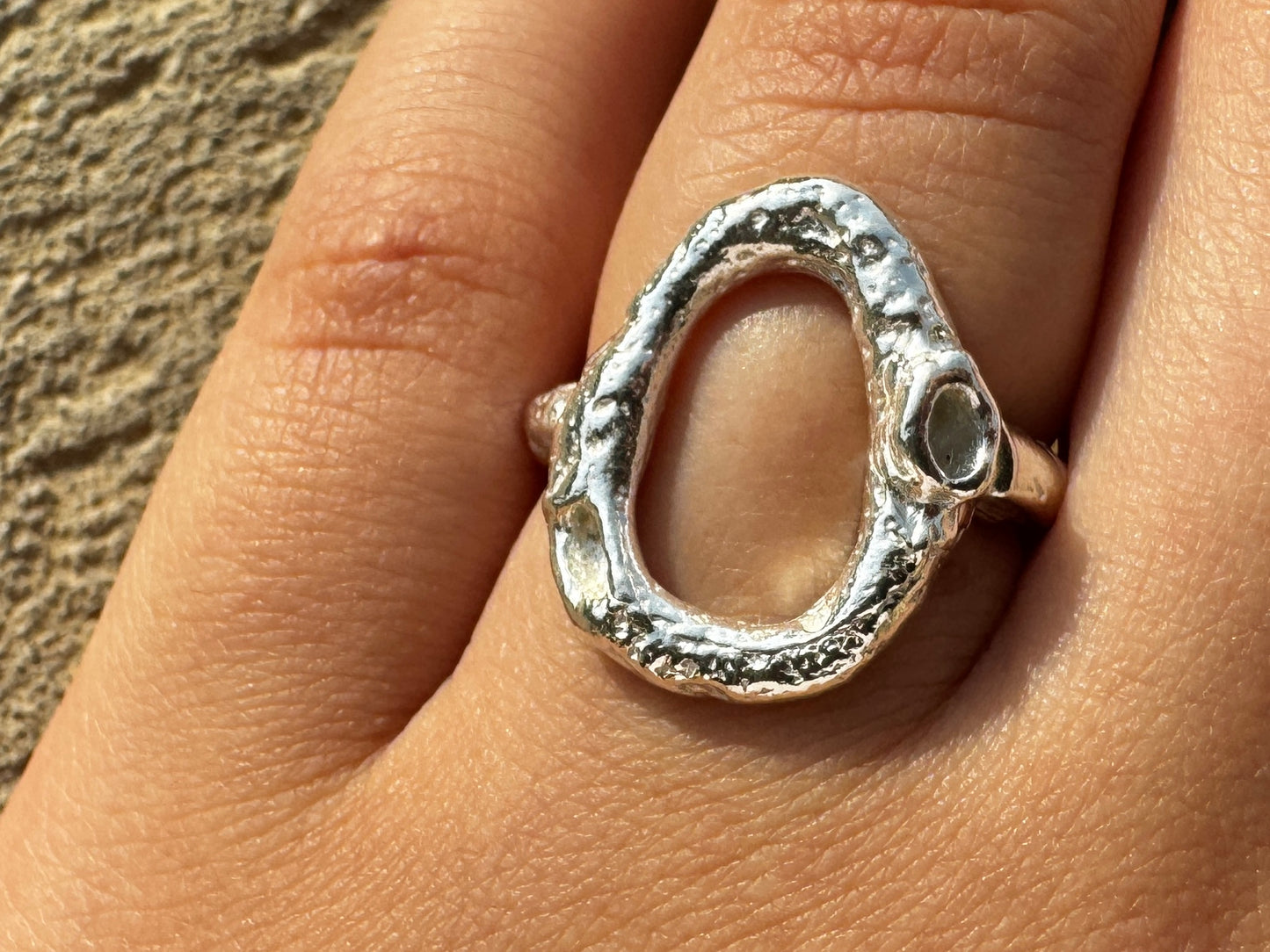 OPEN OVAL RING