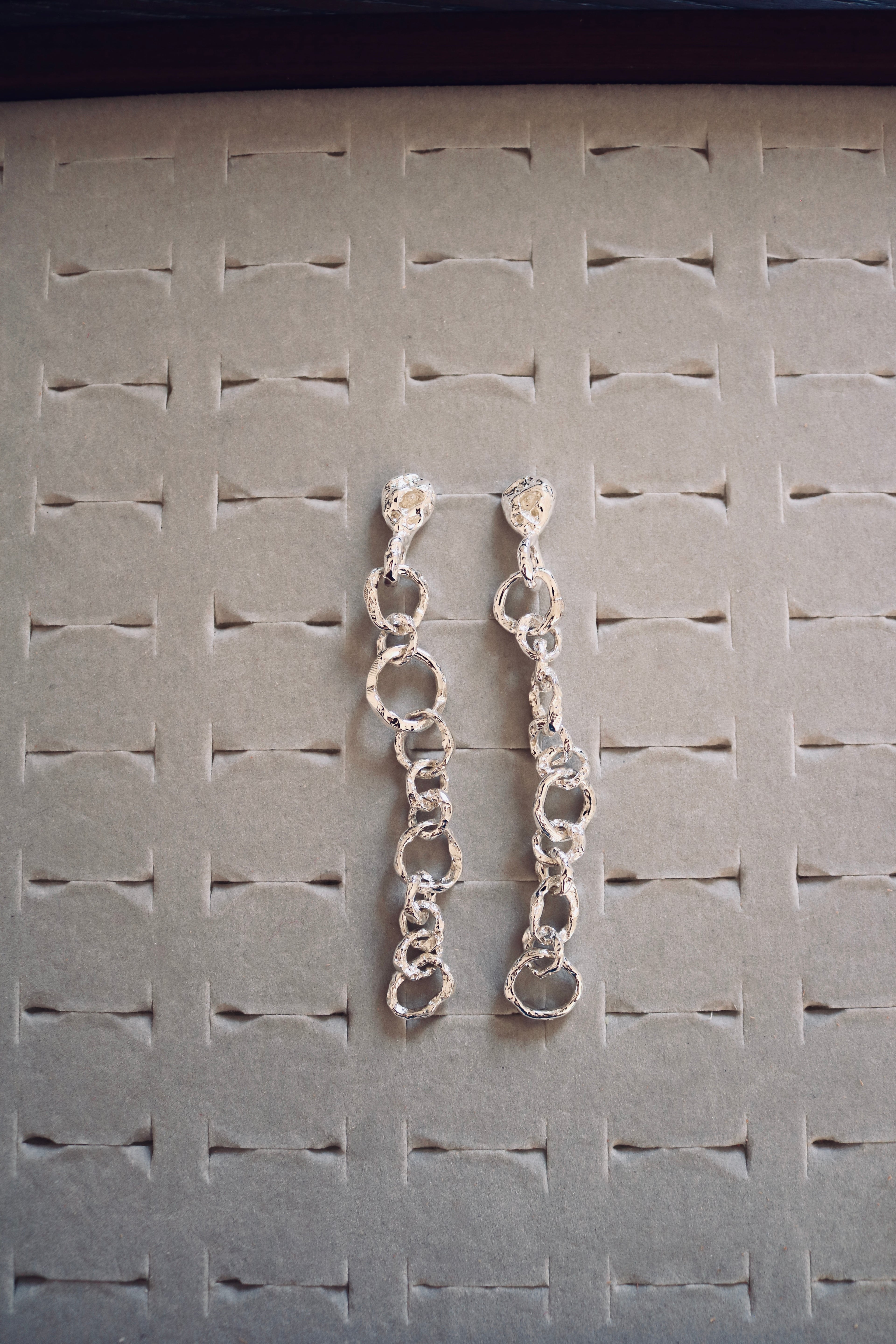 CHAIN EARRINGS