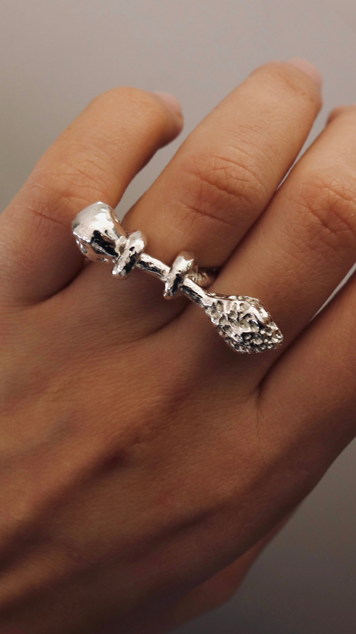MOVING SPINE RING