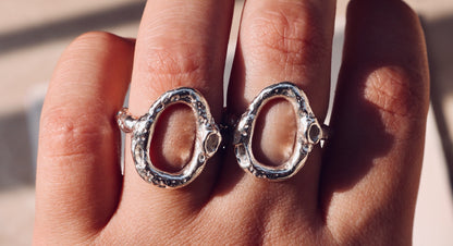 OPEN OVAL RING