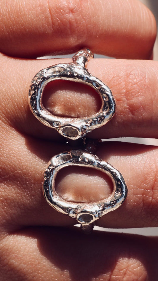 OPEN OVAL RING