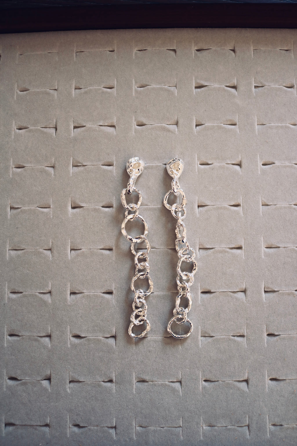 CHAIN EARRINGS