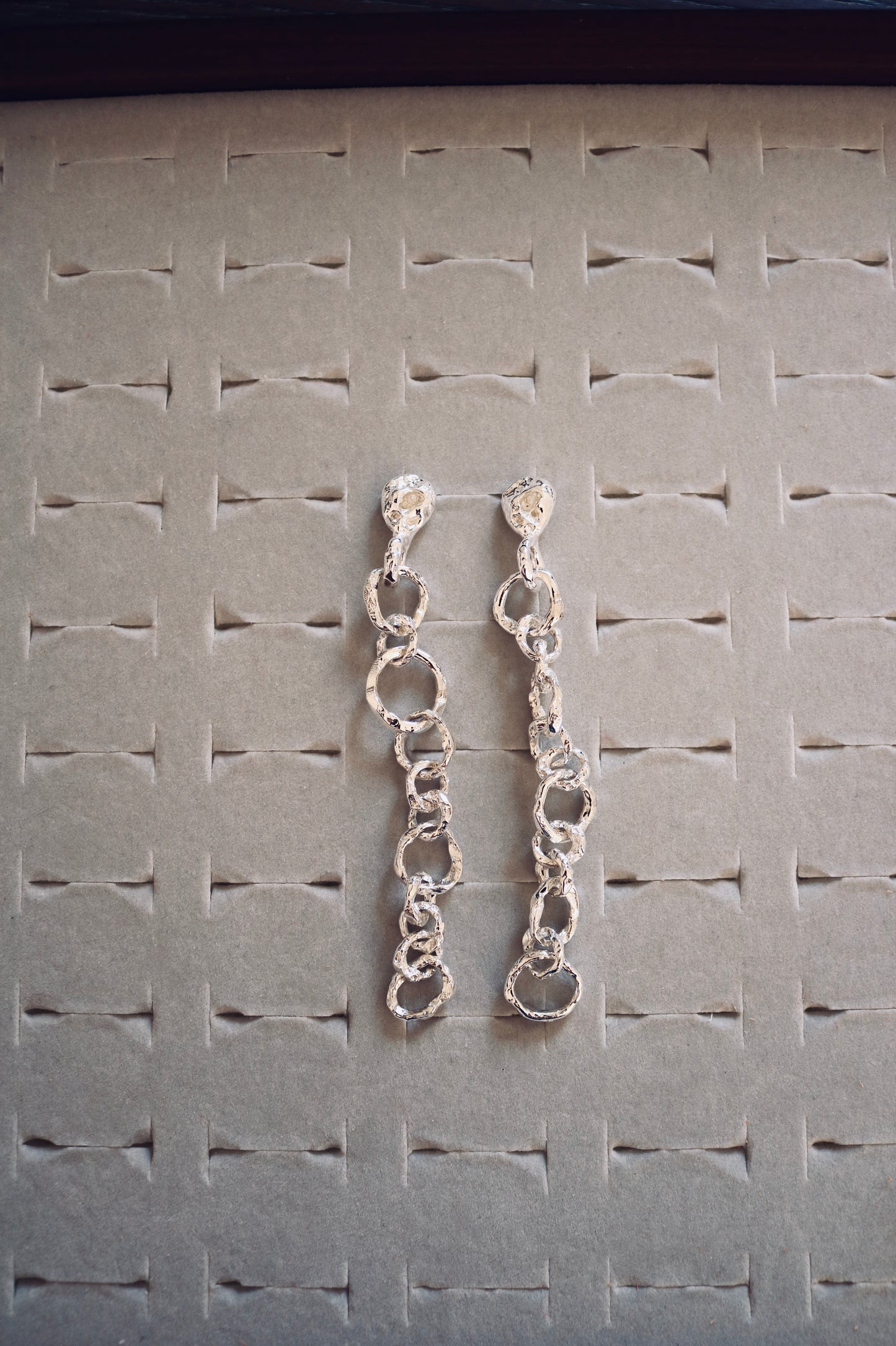 CHAIN EARRINGS